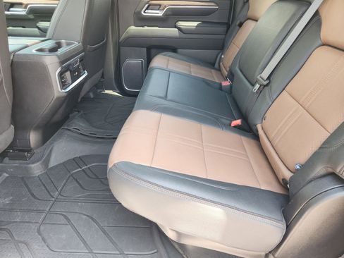 Used 2024 Chevrolet Silverado 2500 High Country w/ High Country Premium Package AWD/4WD image 34