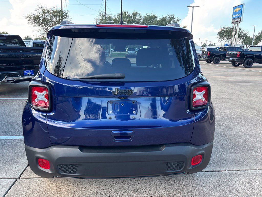 Used 2020 Jeep Renegade Altitude FWD image 6