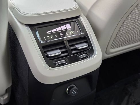 Used 2017 Volvo XC90 T8 Inscription w/ Vision Package AWD/4WD image 17