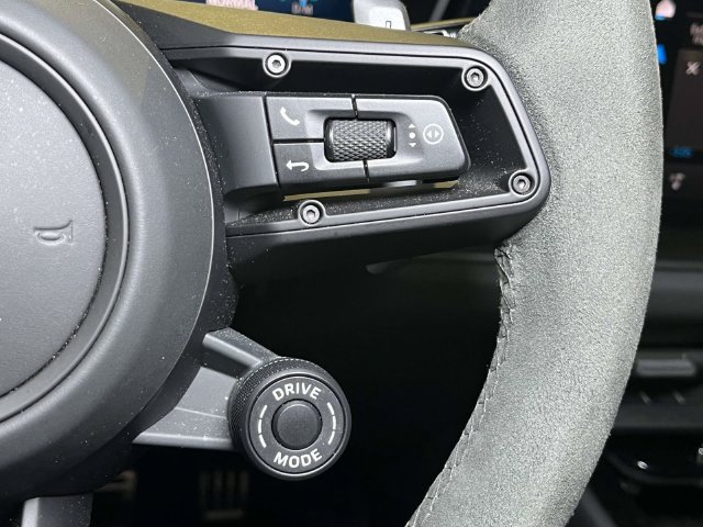 Certified 2025 Porsche Cayenne GTS AWD/4WD image 44