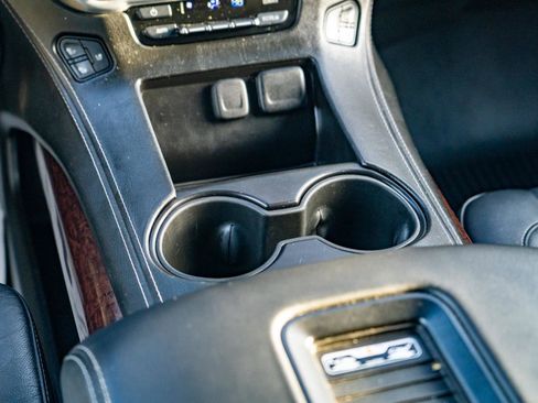 Used 2017 GMC Yukon SLT image 22