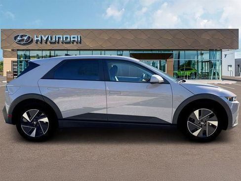 New 2026 Hyundai Ioniq 5 SEL image 9