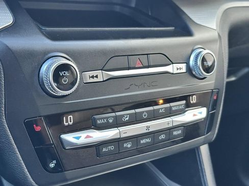 Used 2020 Ford Explorer XLT w/ Equipment Group 202A image 13