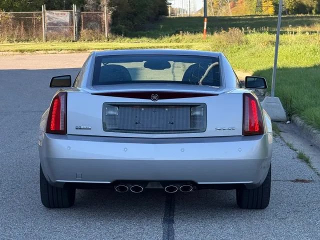 Used 2004 Cadillac XLR RWD image 14