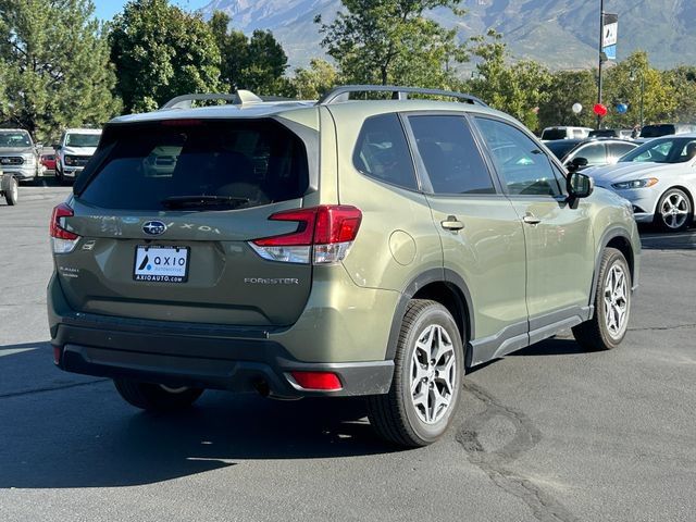 Used 2020 Subaru Forester Premium AWD/4WD image 3