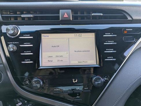 Used 2018 Toyota Camry XSE image 13