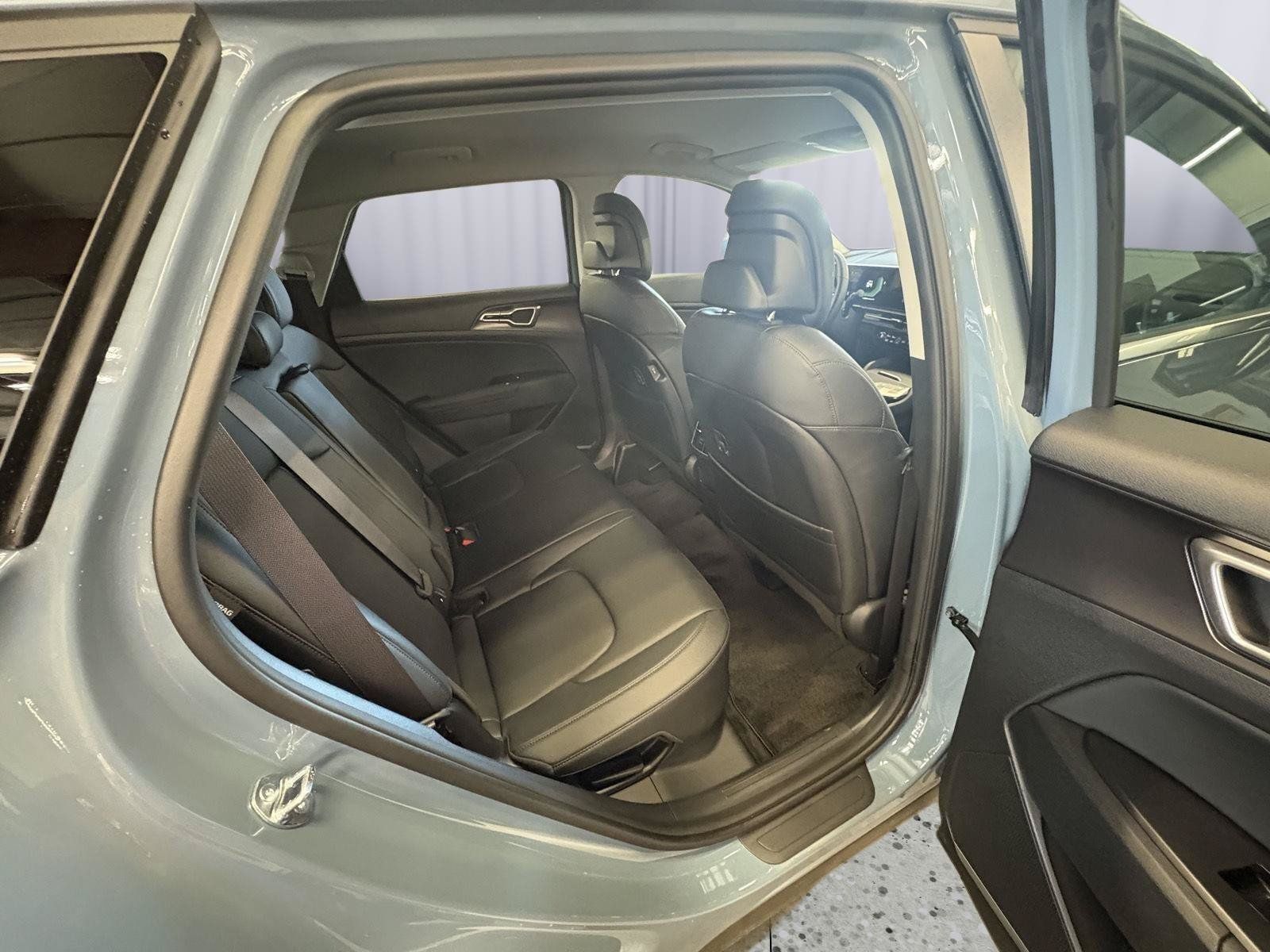 Certified 2026 Kia Sportage EX AWD/4WD image 18