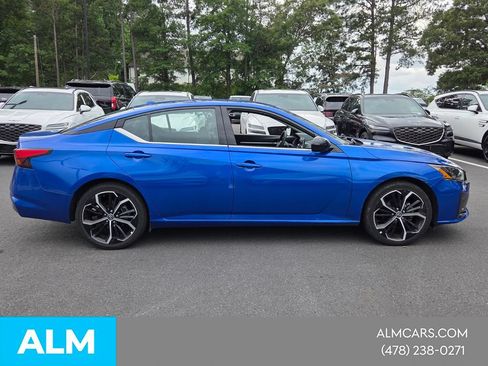 Used 2025 Nissan Altima 2.5 SR FWD image 8