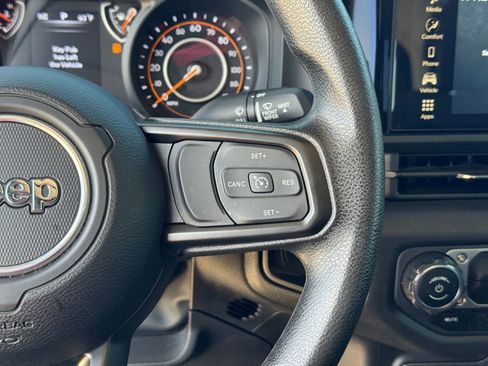 Used 2024 Jeep Wrangler Sport image 21