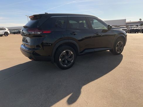 Certified 2024 Nissan Rogue SV image 12