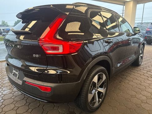 Used 2023 Volvo XC40 B5 Plus w/ Driver Assist Package AWD/4WD image 6