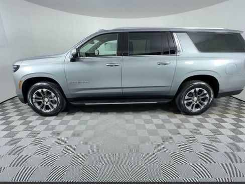 New 2026 Chevrolet Suburban LT w/ Comfort Package image 9