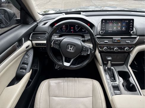 Used 2018 Honda Accord Touring image 12