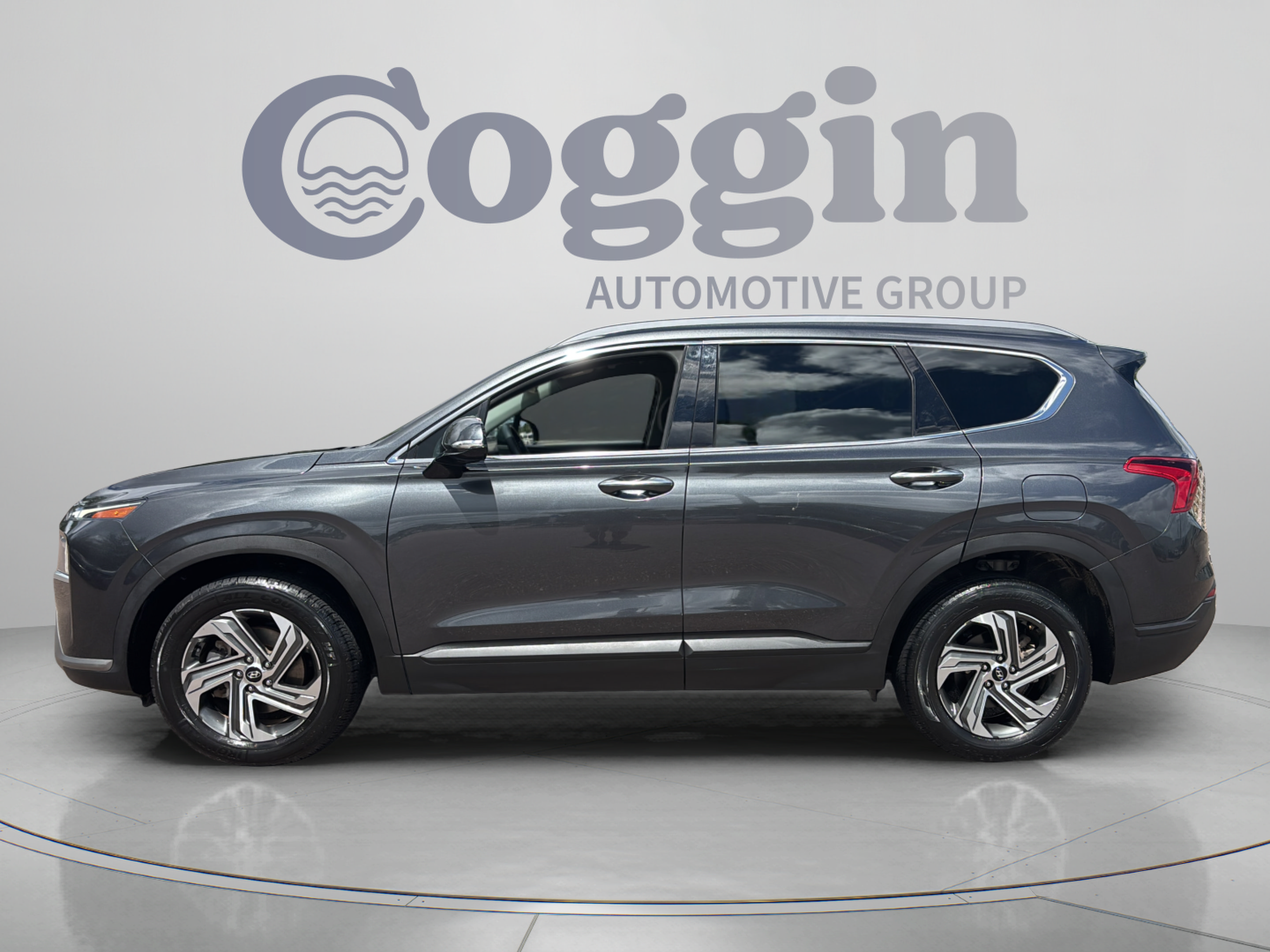 Used 2023 Hyundai Santa Fe SEL FWD image 2
