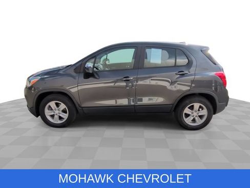 Used 2019 Chevrolet Trax LS FWD image 5