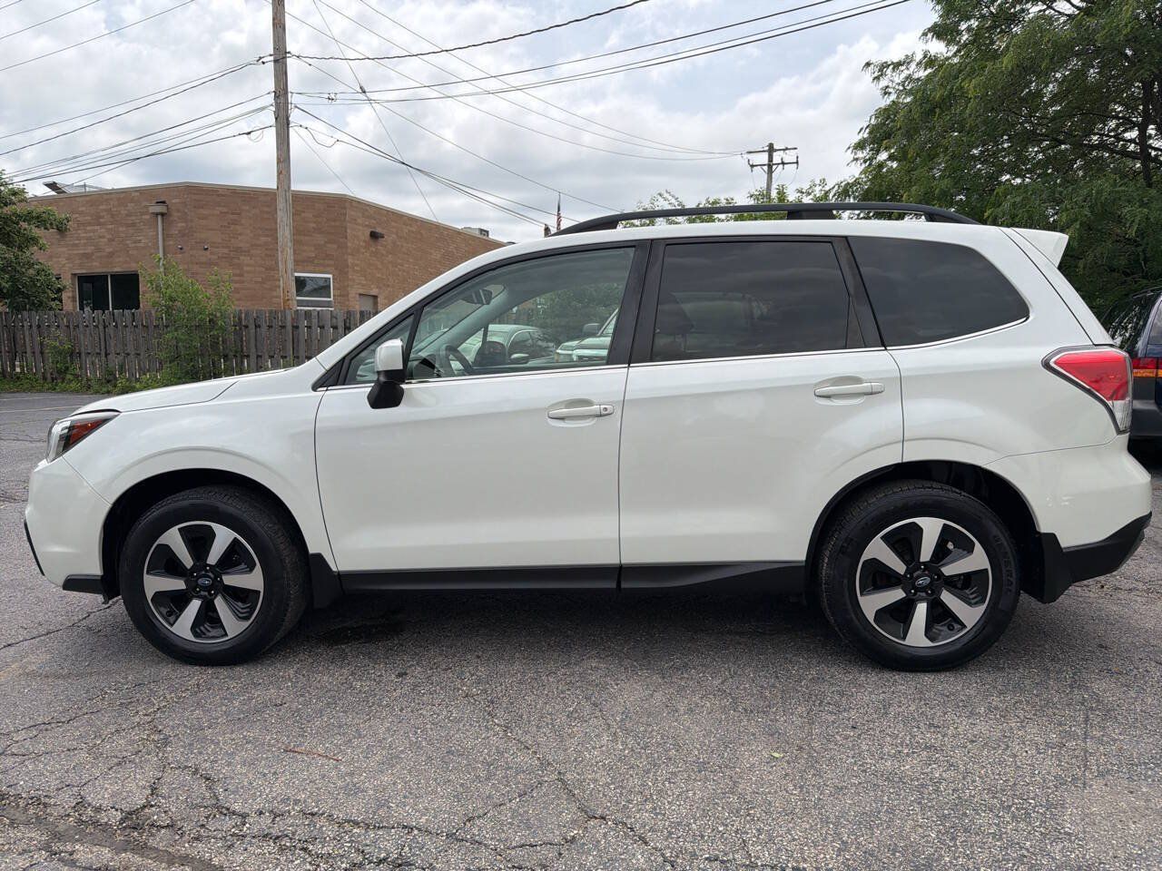 Used 2017 Subaru Forester 2.5i Limited w/ Protection Package #2 AWD/4WD image 3