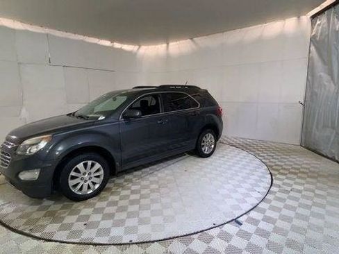 Used 2017 Chevrolet Equinox LT FWD image 8