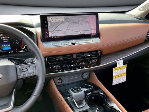 New 2026 Nissan Rogue Platinum image 6