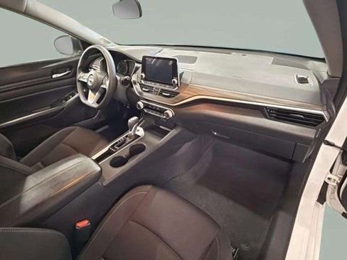 Used 2025 Nissan Altima 2.5 SV image 21