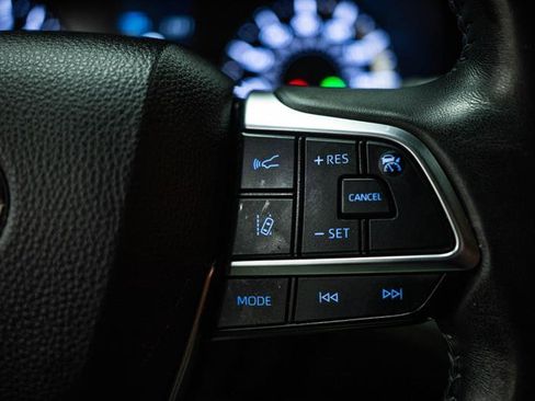 Used 2021 Toyota Highlander LE w/ Protection Package #3 (TMS) AWD/4WD image 19