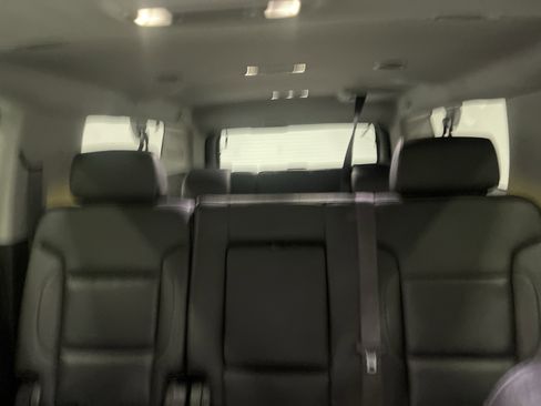 Used 2019 Chevrolet Suburban LT w/ Luxury Package image 11