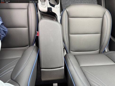 New 2026 Buick Envista Sport Touring w/ Convenience I Package FWD image 21