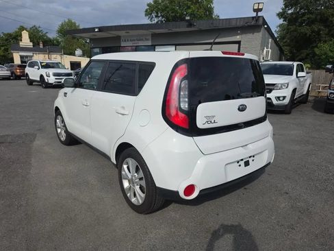 Used 2016 Kia Soul ! FWD image 5