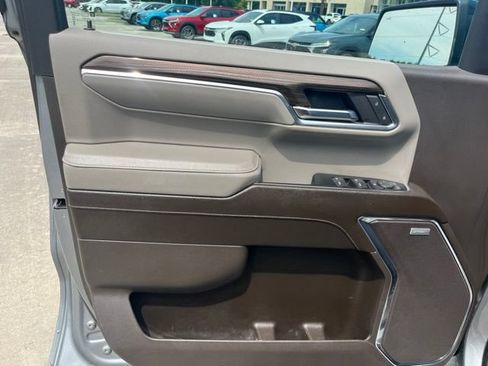 Used 2024 Chevrolet Silverado 1500 RST AWD/4WD image 15