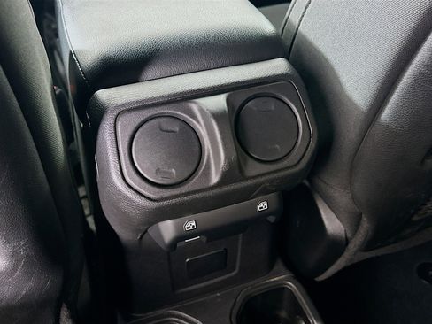 Certified 2022 Jeep Gladiator Mojave w/ Cold Weather Group image 31