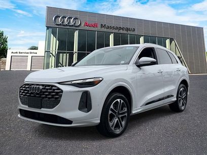 Used 2025 Audi Q5 Premium w/ Convenience Package