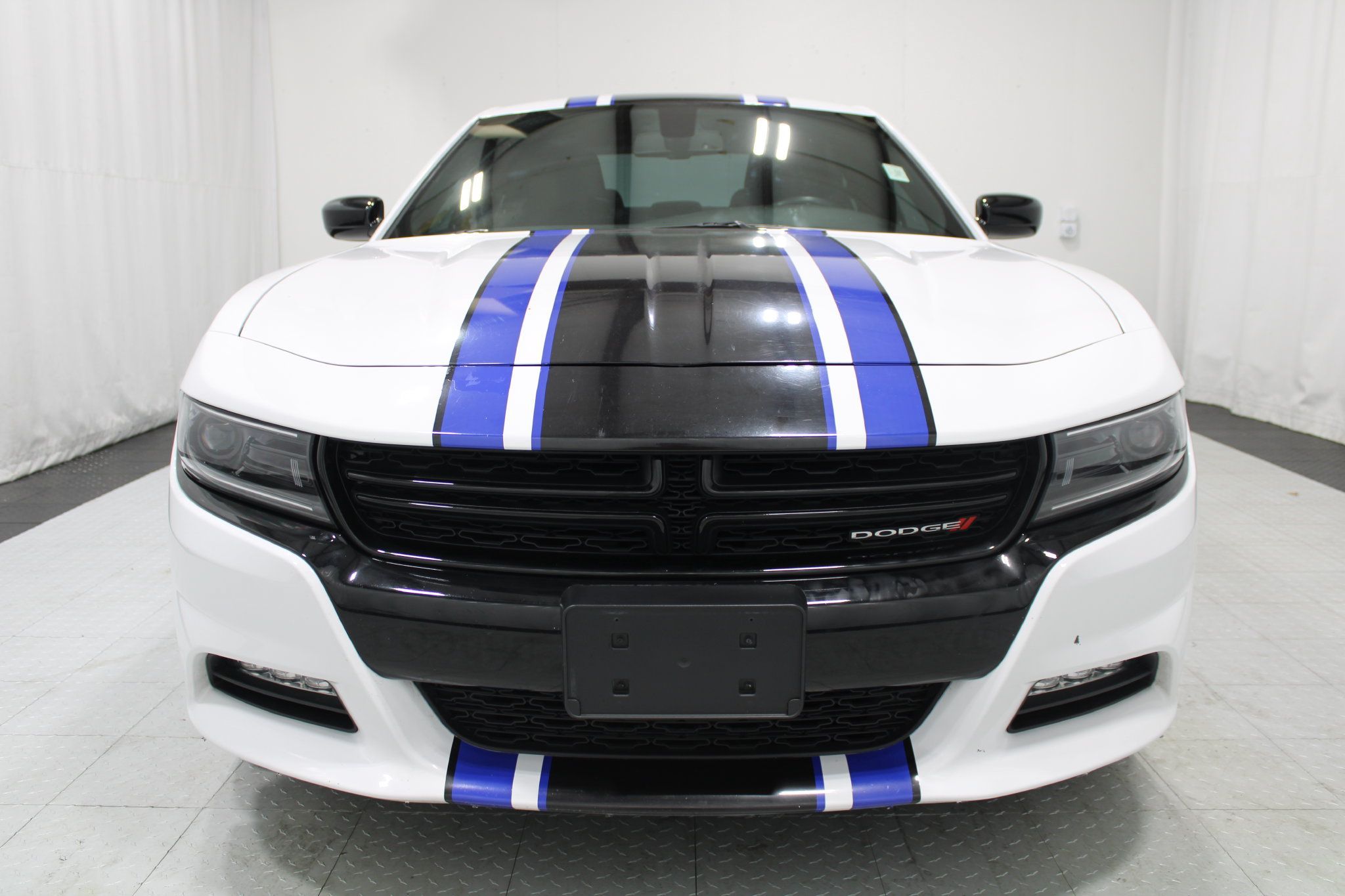 Used 2023 Dodge Charger SXT w/ Blacktop Package AWD/4WD image 3