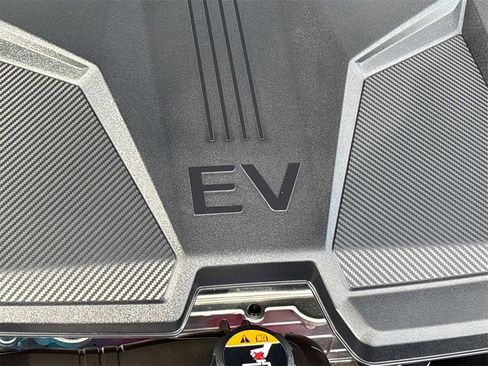 Used 2024 Genesis G80 image 23