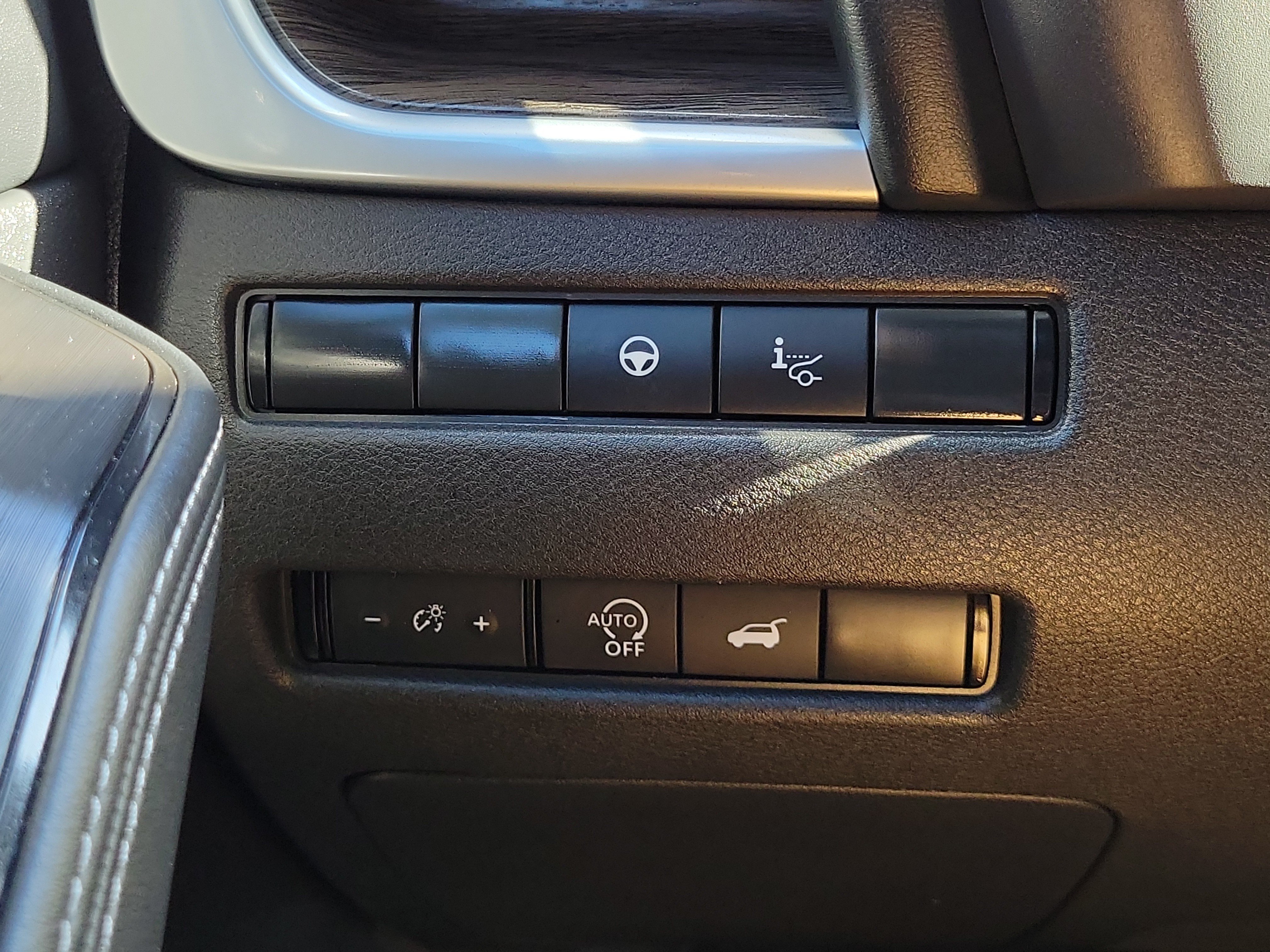 Certified 2025 Nissan Rogue Platinum w/ Platinum Premium Package FWD image 27
