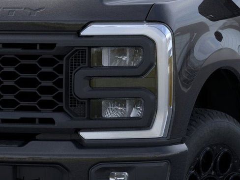 New 2025 Ford F250 Lariat w/ Black Appearance Package image 28