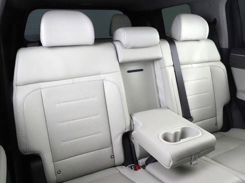 Used 2025 Hyundai Santa Fe Limited image 17