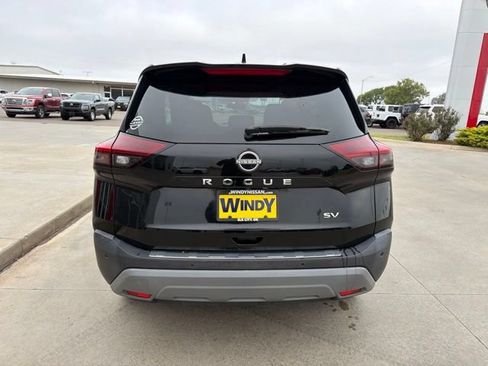 Used 2023 Nissan Rogue SV w/ SV Premium B Package FWD image 6