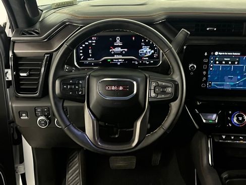 Used 2025 GMC Sierra 2500 AT4 image 13