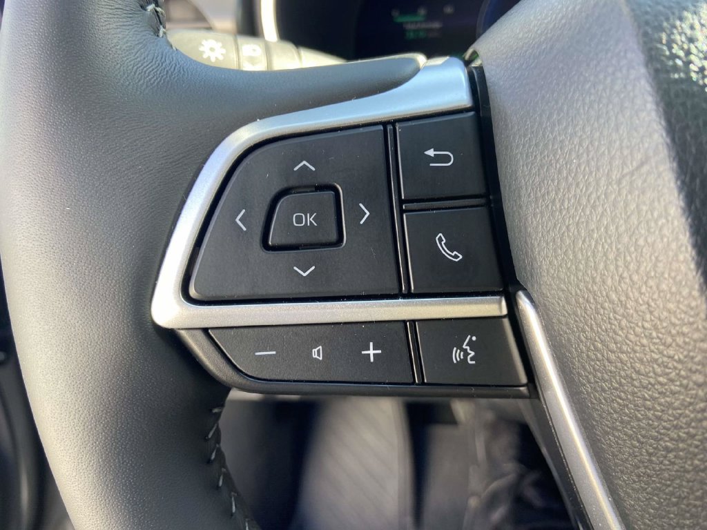 Used 2026 Toyota Highlander Limited AWD/4WD image 31