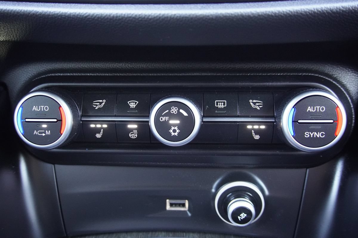 Used 2018 Alfa Romeo Stelvio Ti Sport AWD/4WD image 17