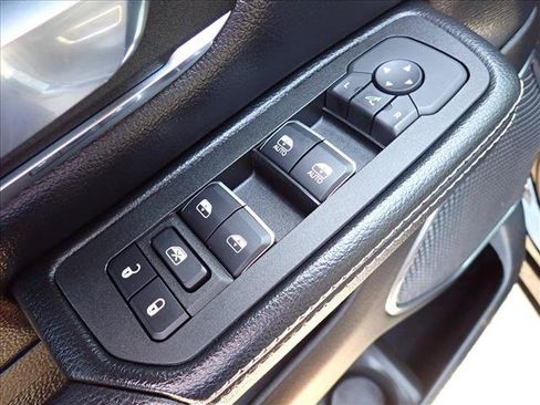 Used 2025 RAM 1500 Laramie w/ Sport Appearance Package AWD/4WD image 14