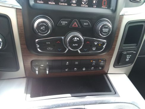 Used 2016 RAM 2500 Laramie w/ Convenience Group AWD/4WD image 17