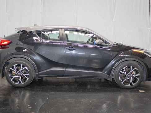 Used 2020 Toyota C-HR XLE FWD image 4