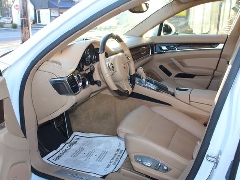 Used 2015 Porsche Panamera 4 image 13