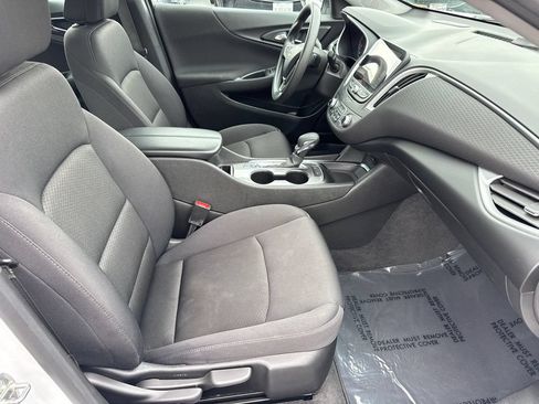 Used 2024 Chevrolet Malibu LT FWD image 16