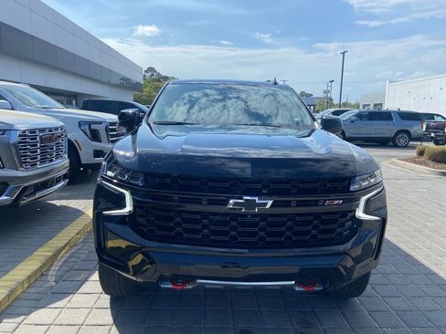 Used 2024 Chevrolet Suburban Z71 w/ Luxury Package image 3