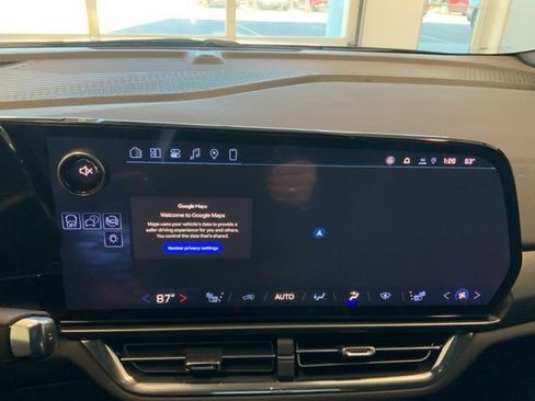 New 2026 Chevrolet Equinox EV LT w/ Comfort Package image 31