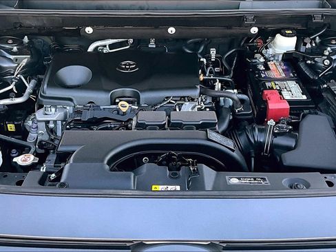 Used 2021 Toyota RAV4 XLE w/ Convenience Package image 30