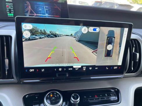 Certified 2025 Ford Expedition Active AWD/4WD image 29