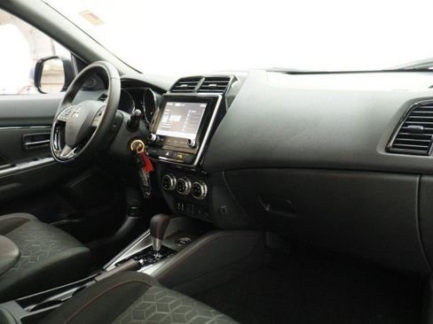 Used 2025 Mitsubishi Outlander Sport AWD image 21