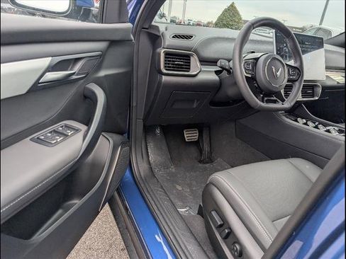 New 2025 VinFast VF 8 Plus image 6